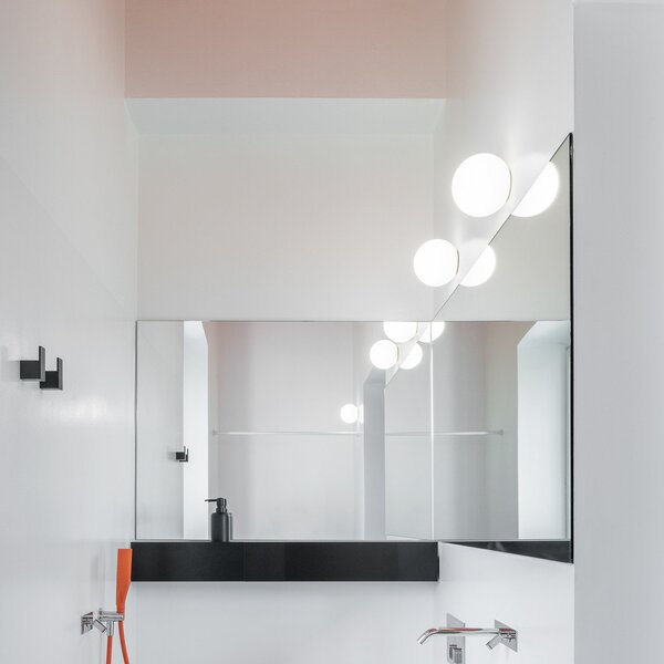 Artemide Dioscuri stenska svetilka, IP65, Ø 25 cm, zatemnjen, Bela, Hodnik, Steklo, Dizajn, Globus