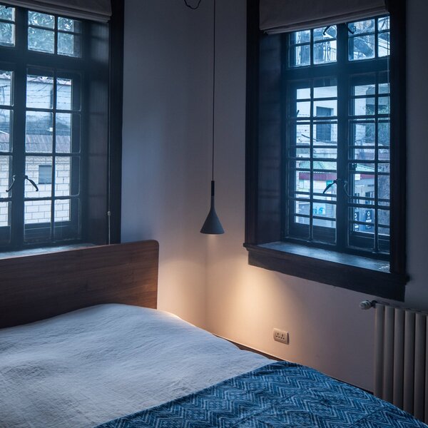 Foscarini Aplomb Mini viseča svetilka iz betona, siva, zatemnjen, Siva, Kuhinja, Beton, Dizajn