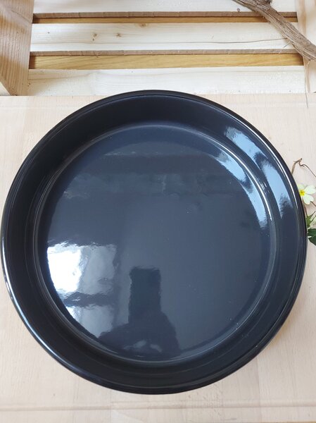 Pekač okrogli rdeč z belimi pikami 30 cm