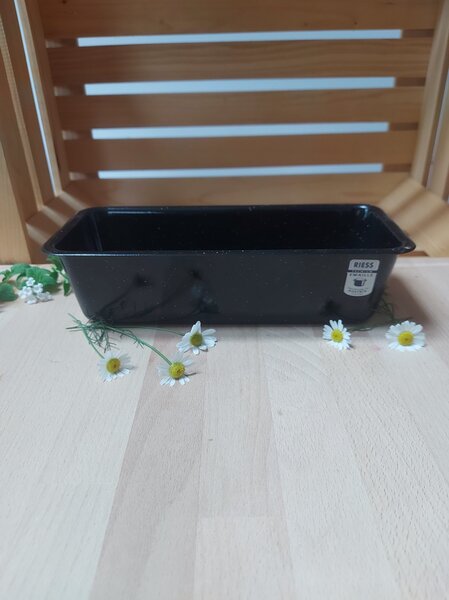 Emajliran pravokotni črni pekač Riess. Mere: 25x10cm