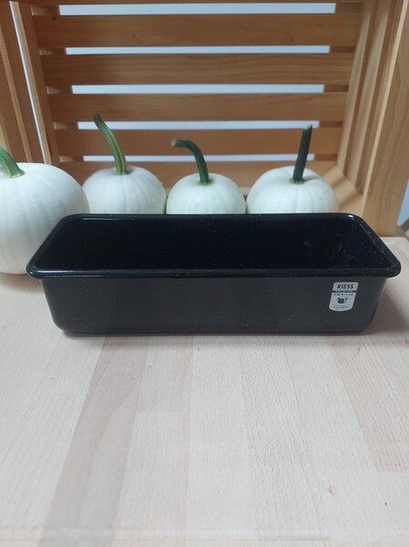 Emajliran pravokotni črni pekač Riess. Mere: 30x10cm