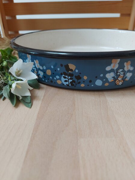 Emajliran okrogli pekač/tepsija premera 28cm