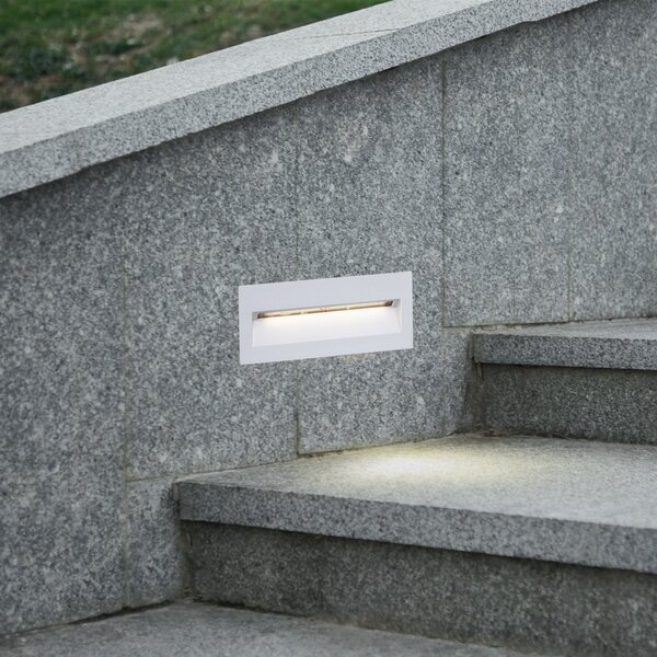 Lucande LED stenska svetilka za vgradnjo Loya, 23 x 8 cm, bela, IP54, Bela, Aluminij, Sodobni