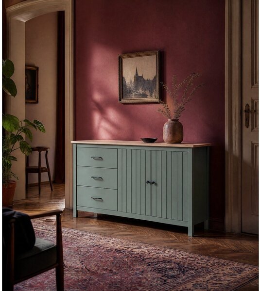 Zelena nizka komoda iz masivnega bora 150x80 cm Miranda – Marckeric