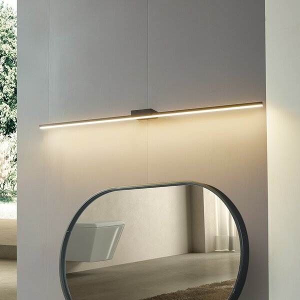 Lucande Lucidna LED svetilka z ogledalom Kivana, črna, kovinska, 120cm IP44, Črna, Kopalnica, Aluminij, Sodobni