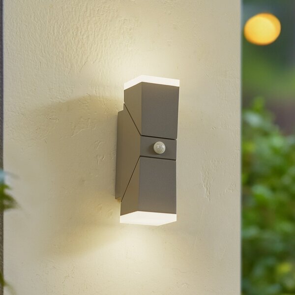 Lindby LED stenska svetilka Sally, 22 cm, siva, IP54, senzor, Siva, Aluminij, Sodobni, Stenska vtičnica zgoraj / spodaj