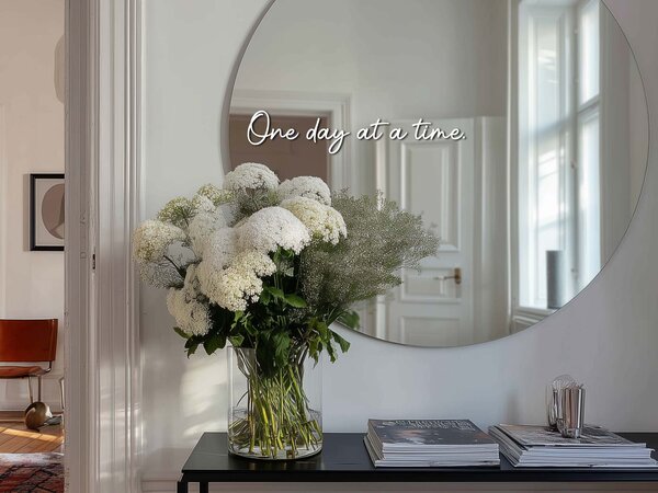 Nalepka za ogledalo S24 – One day at time