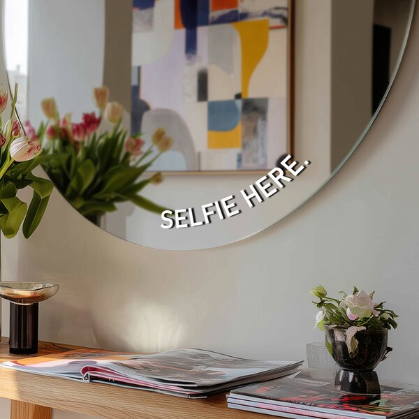 Nalepka za ogledalo S49 – SELFIE HERE. (round) ,8