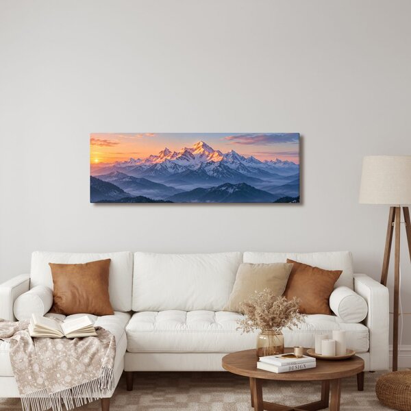 Slika alpska panorama ob sončnem vzhodu
