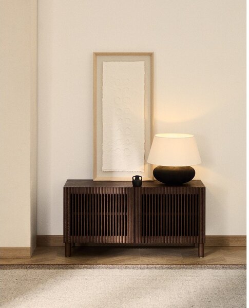 Temno rjava omarica za čevlje v jesenovem dekorju 98x50x43 cm Beyla – Kave Home