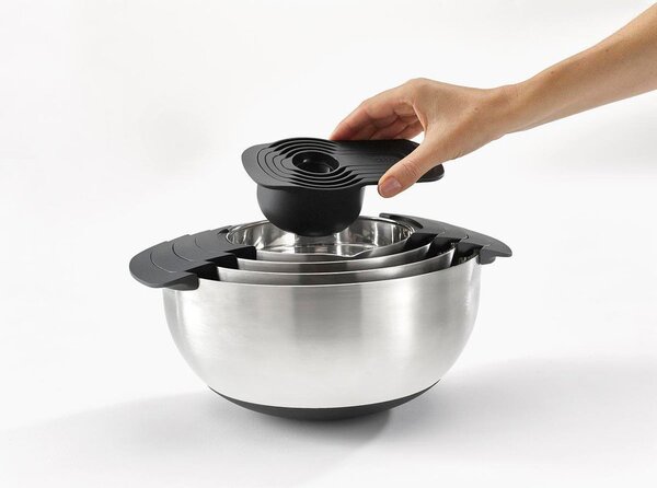 Sijajno srebrne sklede v kompletu 9 ks Nest 100 Collection – Joseph Joseph