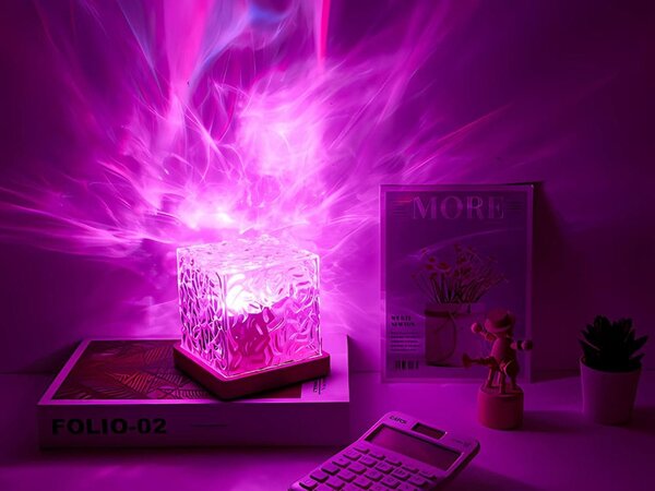 Akrilna aku. LED RGB kristalna svetilka kocka USB + daljinec