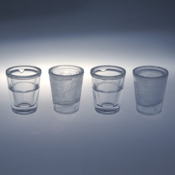 Hladilni kozarčki za žganje Ice Shots 4 kosi - Froster - Dekliščina - Za 18 let - Poletni hiti