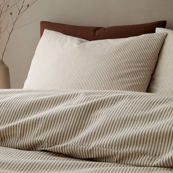 Sivorjava posteljnina za zakonsko posteljo 200x200 cm Cotton Rich Narrow Woven Stripe – Pineapple Elephant