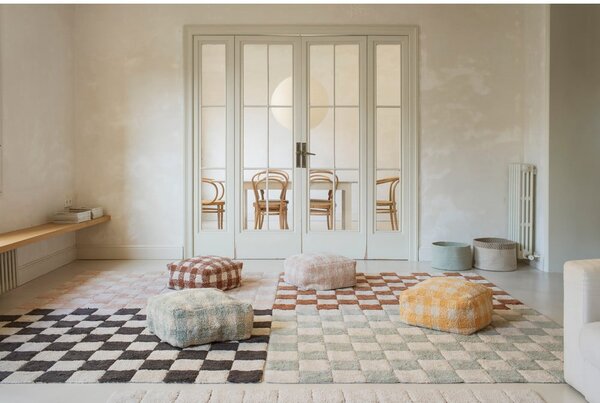 Svetlo rožnata/kremno bela pralna ročno tkana bombažna preproga 120x160 cm Kitchen Tiles Rose – Lorena Canals