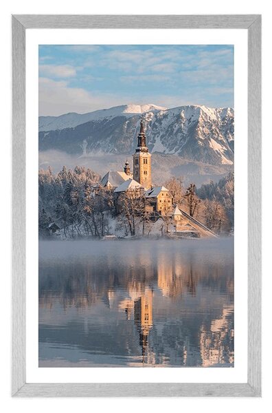 Plakat s paspartujem cerkev na Blejskem jezeru v Sloveniji