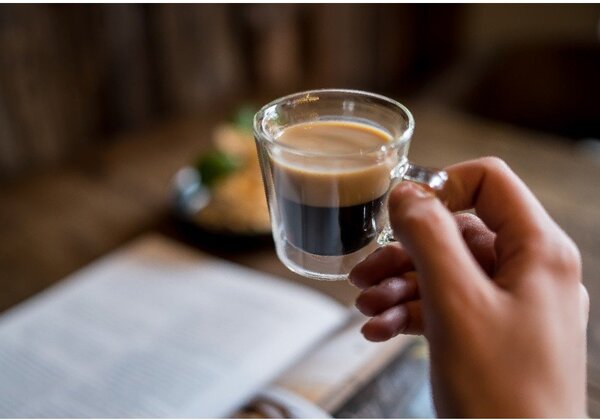 Steklene skodelice za espresso z dvojno steno v kompletu 2 ks 80 ml Diva – Vialli Design