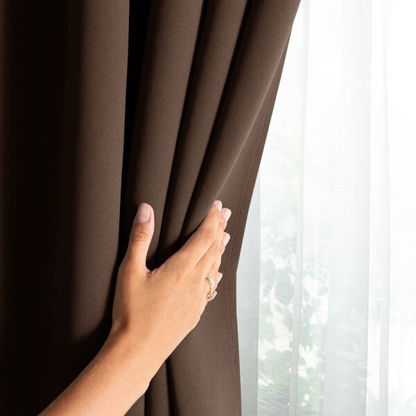 Rjava zavesa za delno zatemnitev 140x175 cm Kierra – Restilo