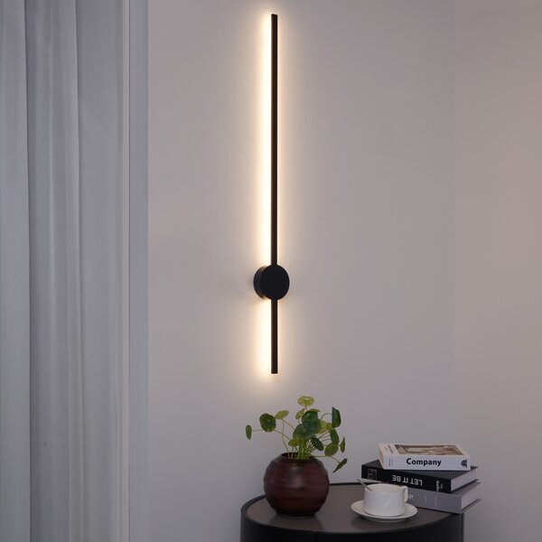 Moderna stenska svetilka črna 100 cm vklj. LED - Clockwise