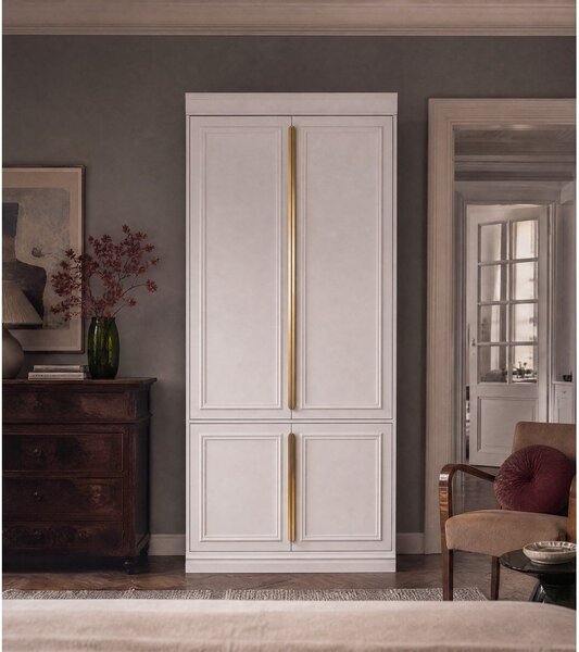 Svetlo siva garderobna omara iz masivnega bora 110x215x44 cm Organize – WOOOD