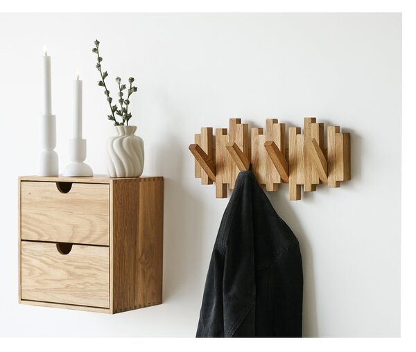 Stenski obešalnik iz masivnega hrasta v naravni barvi 3 cm Caltra – House Nordic