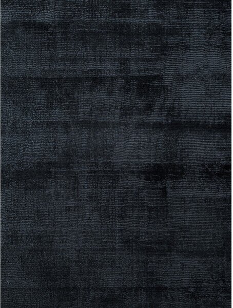 Črna ročno tkana viskozna preproga 120x180 cm Noemi – Vikosa