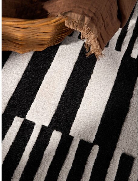 Črno-bela ročno tkana volnena preproga 120x180 cm Stryve Pulse – Elle Decoration