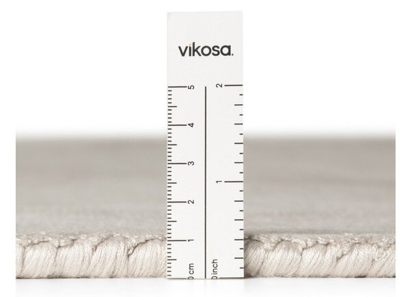 Siva ročno tkana viskozna preproga 80x150 cm Noemi – Vikosa