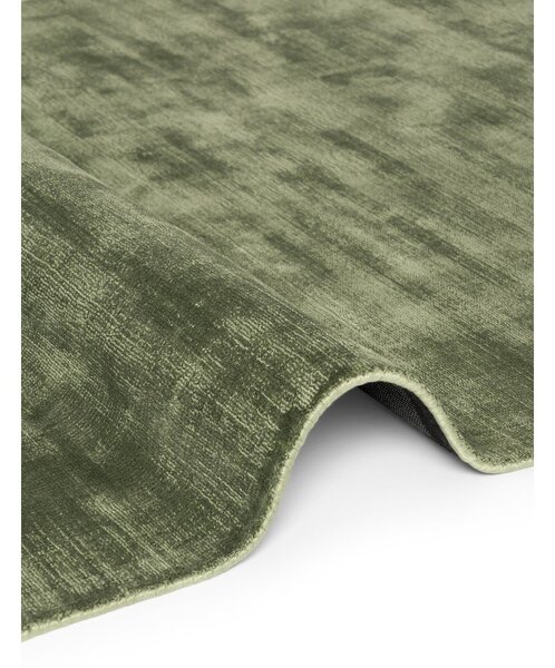 Zelena ročno tkana viskozna preproga 80x150 cm Noemi – Vikosa