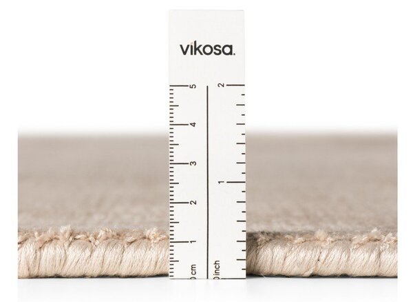 Bež ročno tkana viskozna preproga 80x150 cm Noemi – Vikosa