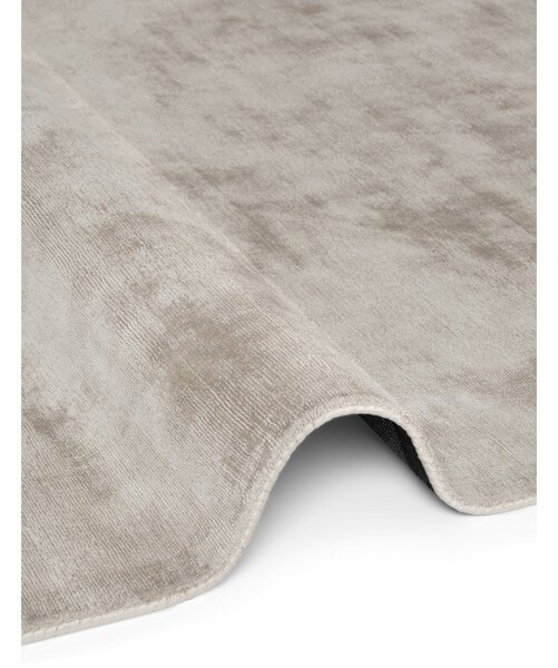 Siva ročno tkana viskozna preproga 80x150 cm Noemi – Vikosa