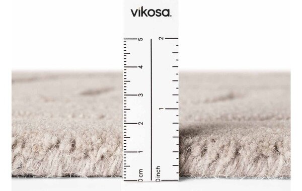 Svetlo siva ročno tkana volnena preproga 80x150 cm Arcura – Vikosa