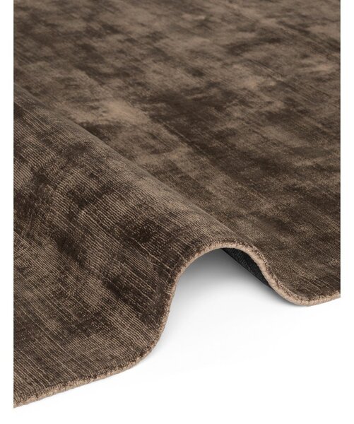 Rjava ročno tkana viskozna preproga 120x180 cm Noemi – Vikosa