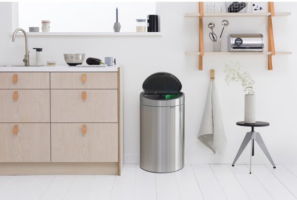 Jeklen koš za smeti za ločevanje odpadkov na dotik v mat srebrni barvi 33 l Touch Bin Recycle – Brabantia