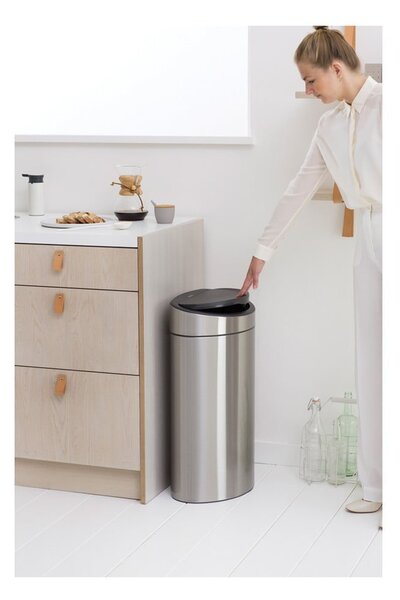 Jeklen koš za smeti na dotik v mat srebrni barvi 40 l Touch Bin – Brabantia