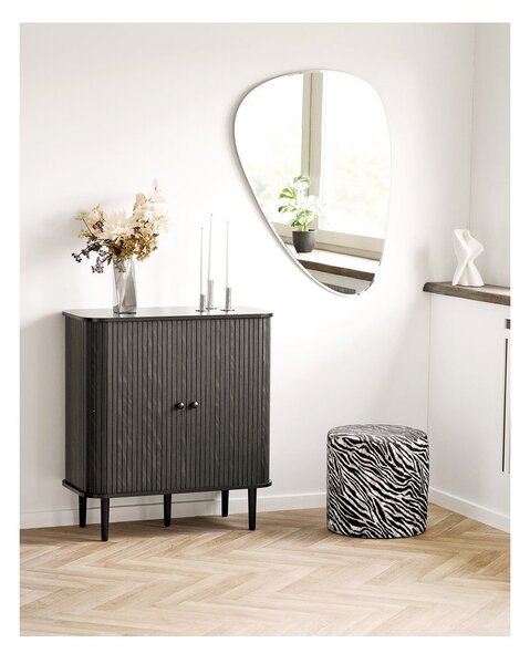 Črna komoda iz masivnega bora 80x87x40 cm Nikko – House Nordic