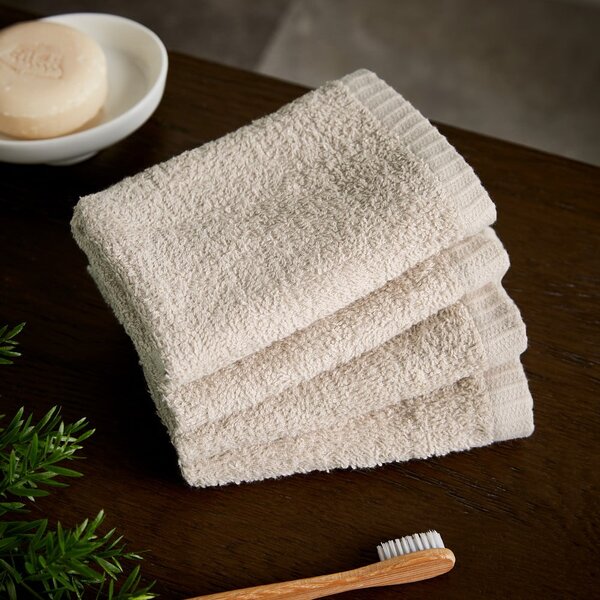 Bež hitro sušeče bombažne brisače v kompletu 4 ks 30x30 cm Quick Dry – Catherine Lansfield