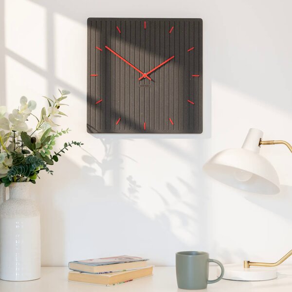 Stenska ura Luxhora Lineara Black 11 barv kazalcev