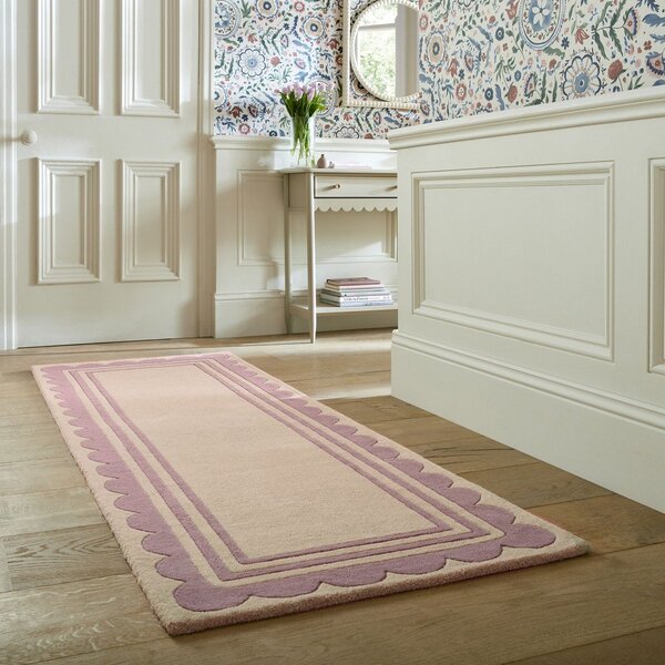 Vijoličen/v naravni barvi ročno tkan volnen tekač 80x230 cm Lois Scallop – Flair Rugs