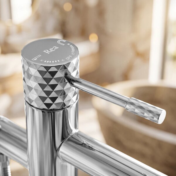 Samostoječa mešalna pipa Rea Lungo Diamond Chrome